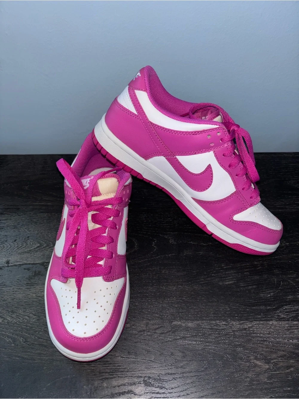 Nike white/ active fuchsia dunks GS size 5Y Lightly worn , NO BOX